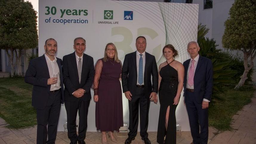 Ομαδική φωτογραφία στελεχών σε εκδήλωση